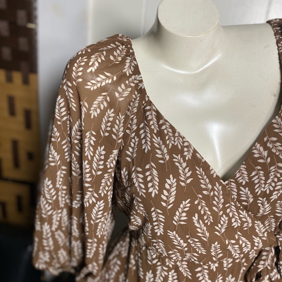 Elegant Brown Floral Wrap Dress - Picture 4 of 6